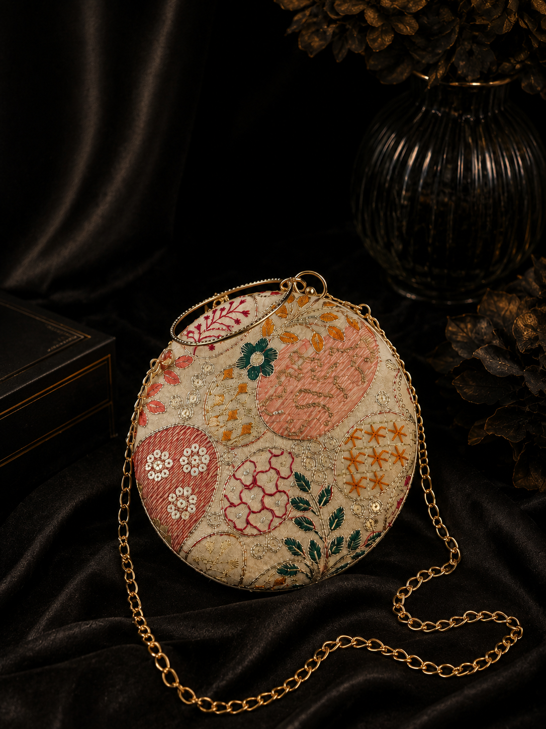 Round Floral Embroidered Ring Handle Clutch
