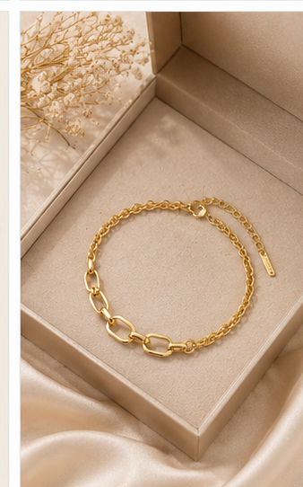 Gold Tone Chain Bracelet with Oval Links - Image 4