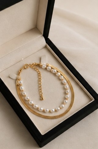 Gold Tone Choker Style Necklace - Image 5