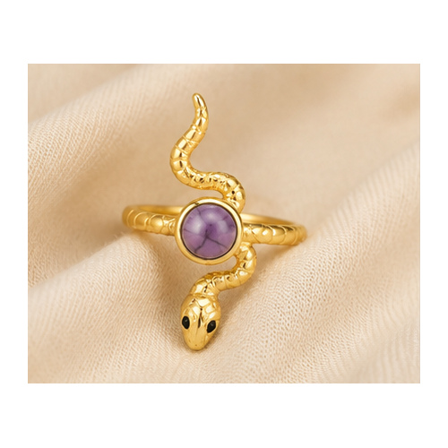 Gold Sculpted Ring - Image 4
