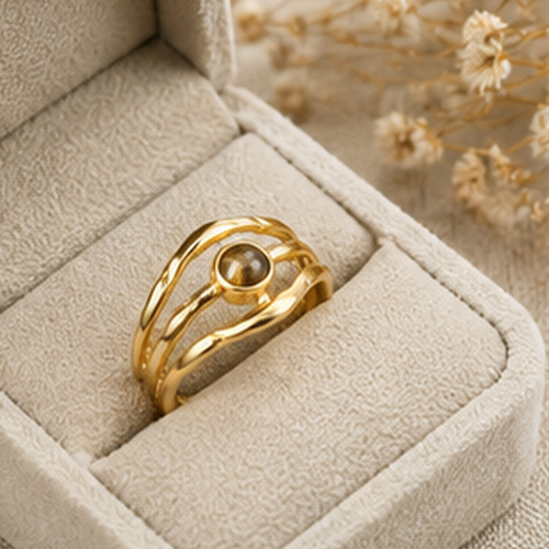 Gold Sculpted Ring - Image 2
