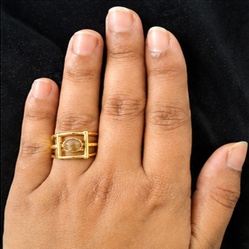 Gold Sculpted Ring - Image 6
