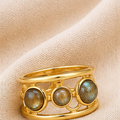 Gold Sculpted Ring - Image 2