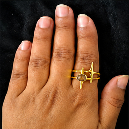 Gold Sculpted Ring - Image 6